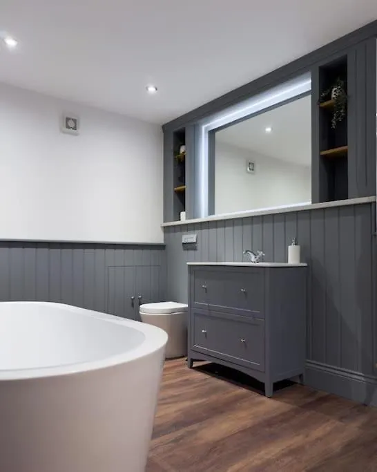 Exceptional Holiday Home 5 With Hot Tub Pickering