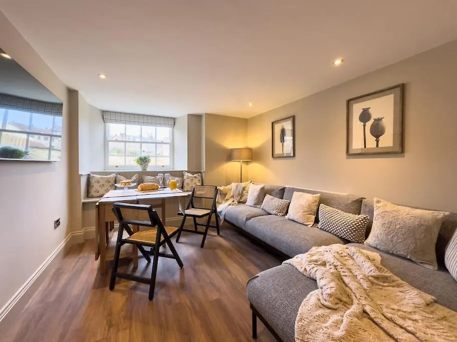 Exceptional Holiday Home 5 With Hot Tub Pickering