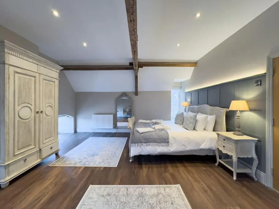 Exceptional Holiday Home 5 With Hot Tub Pickering